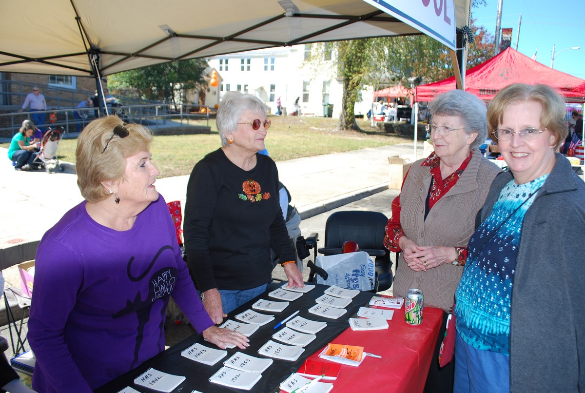 DSC_0225 Rita Vann Bland, Ginger Vann Baker, Grace Preslar Rea, Beth Preslar McDonaldOH.jpg